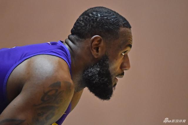 杨鸣：中国男篮其实更需要克拉克森这种小外援